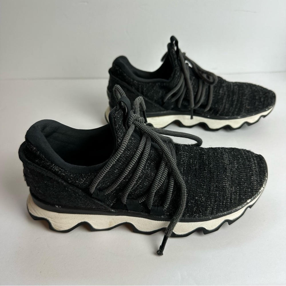 Sorel Kinetic Sneakers Women's Size 7.5 Shoes Black White Athleisure Athletic - Picture 2 of 10